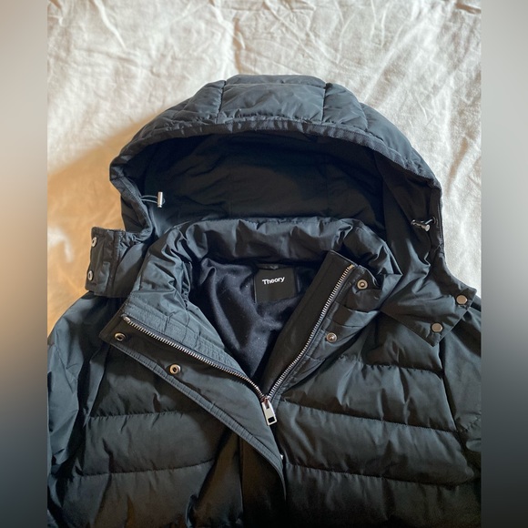 Theory Down Puffer Coat in Size L Black - Picture 2 of 9